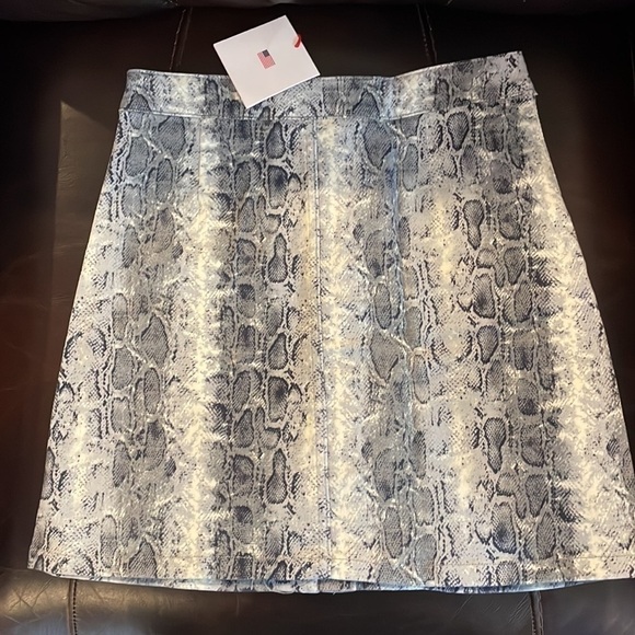 Toast Jeans Zip Front Snakeskin Print Skirt - Picture 9 of 13